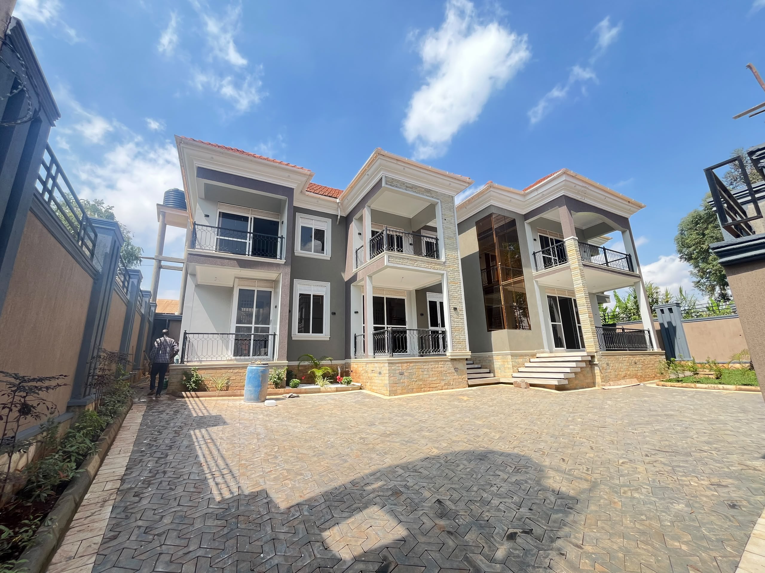 Flat House